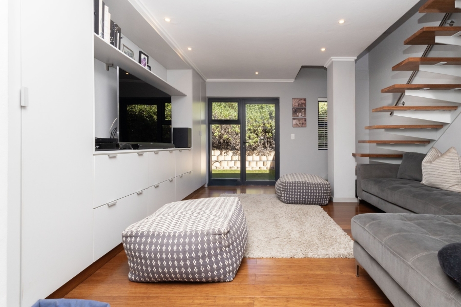 To Let 4 Bedroom Property for Rent in Big Bay Western Cape